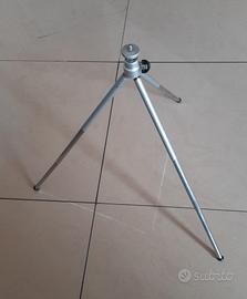Treppiedi in metallo porta macchina fotografica