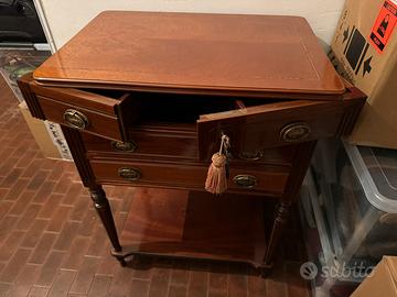 Consolle, letto, tappeti in corda