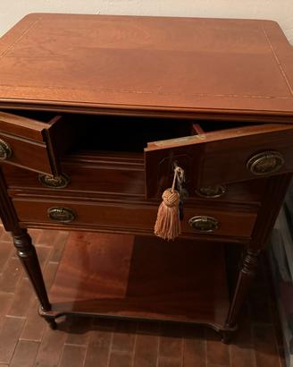 Consolle, letto, tappeti in corda