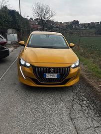 Peugeot 208 active anno 2021