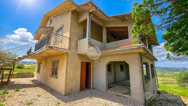 VILLA SINGOLA A SAN CLEMENTE