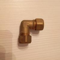 Curva in ottone a due Dadi diametro 16 x 16