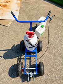 Carrello per marcatura spray per campo da calcio