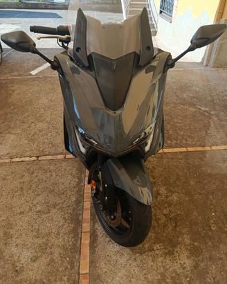 Tmax 560 