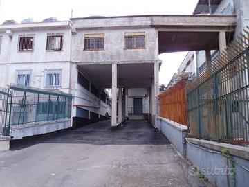 Capannone di 650 mq a Casandrino