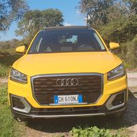Audi q2 automatica gialla