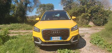 Audi q2 automatica gialla