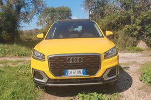Audi q2 automatica gialla