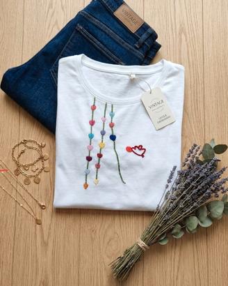 T-shirt ricamata a mano Cuoricini Pezzo Unico