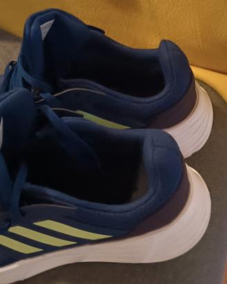 scarpe Adidas da running 