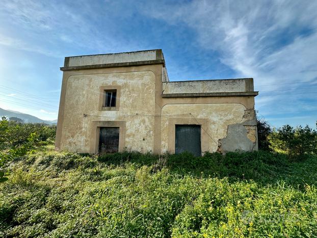 Rudere a Partinico, Borgo Parrini