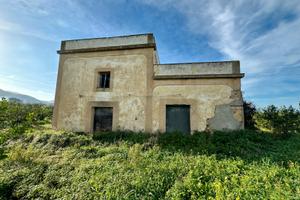 Rudere a Partinico, Borgo Parrini