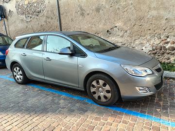 Opel Astra j