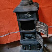 stufa a legna in ghisa