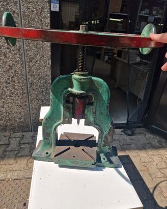 Pressa a Bilanciere Manuale
