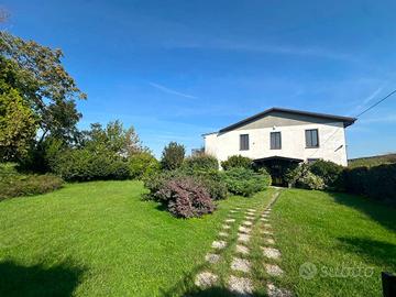 Immobile di 720 m² con 1 locale a Cremona