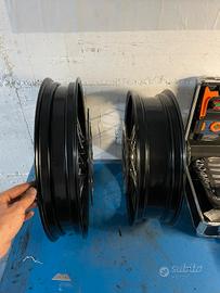Conversioni tubeless cerchi a raggi moto