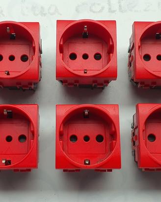 10 pz. BTICINO LIVING L4140R PRESA ROSSA SCHUKO