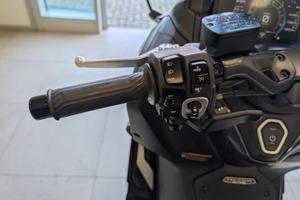 YAMAHA T-Max 560 TECH MAX