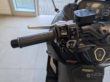 YAMAHA T-Max 560 TECH MAX