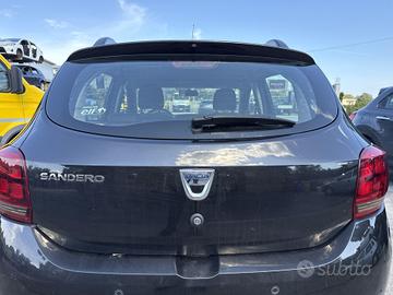 PORTELLONE POSTERIORE COMPLETO DACIA Sandero Serie