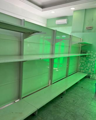 Scaffalatura a gondola 6mt lunga complessiva