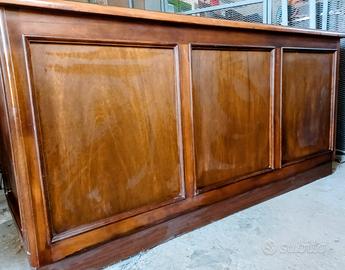 Bancone ,scrivania in legno