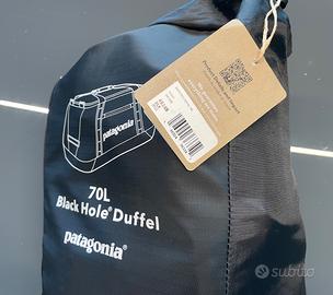 Black hole duffel bag Patagonia