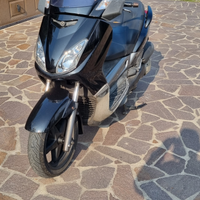 Vendo Yamaha X-Max 250