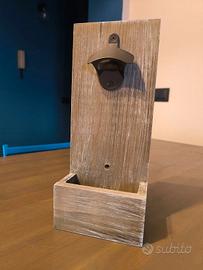 Apribottiglie da Parete in Legno