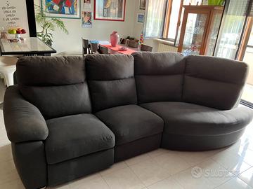 divano 3 posti  come da foto