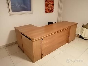 Scrivania angolare a L in legno