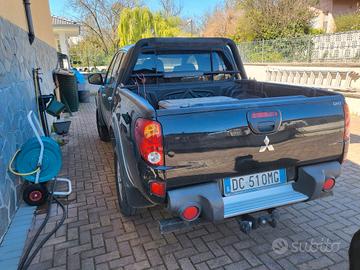 Autocarro Mitsubisci L200 Cassone double cab