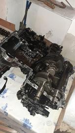 blocco motore triumph speed triple 1050