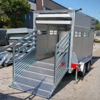 Trasporto animali vivi rimorchio