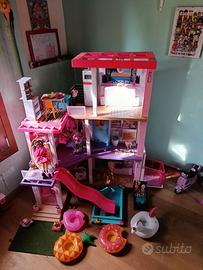Casa di Barbie super accessoriata