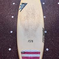Tavola di surf firewire 5"9 24.4 L con pinne
