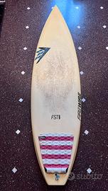 Tavola di surf firewire 5"9 24.4 L con pinne