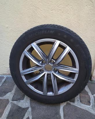 Gomme invernali con cerchi in lega Volkswagen