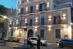 Unità immobiliare con immobile cantinato e box