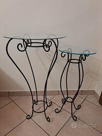 Tavolini in ferro battuto e ripiano in vetro