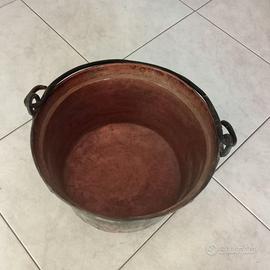 Oggetti vari in rame antichi