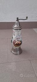vecchio macinapepe in ceramica con carillon 