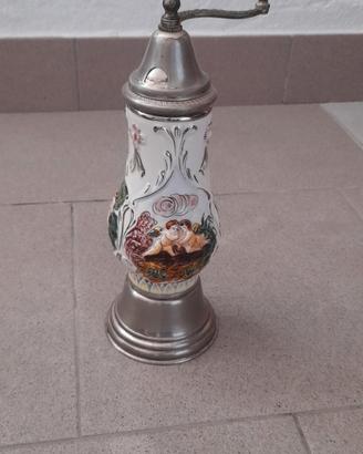 vecchio macinapepe in ceramica con carillon 