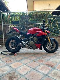 Moto Ducati streetfighter v4s 2020