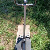 Step,attrezzo per rafforzare glutei.
