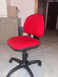 Sedia di scrivania usata pochissimo