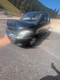 Swift 4x4,2010,incidentata,per pezzi di ricambio