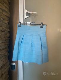 Gonna azzurra estiva