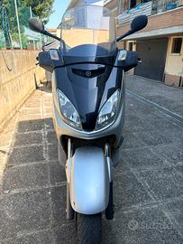 YAMAHA XMAX 125